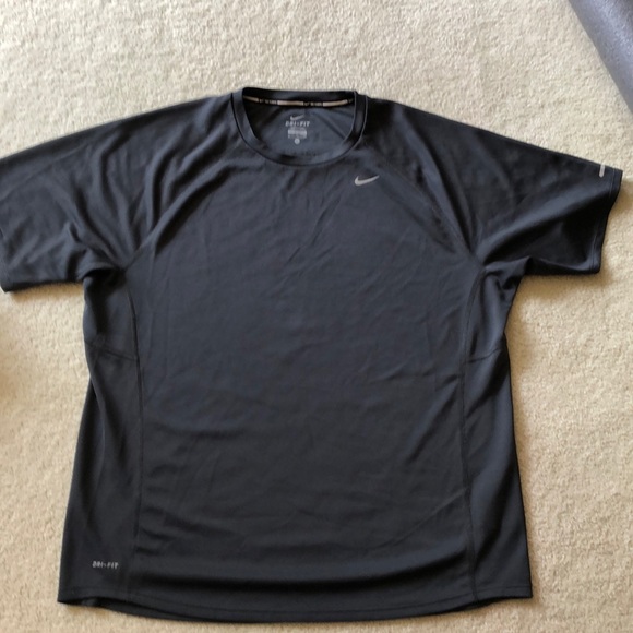Nike Dri-Fit - Picture 1 of 3
